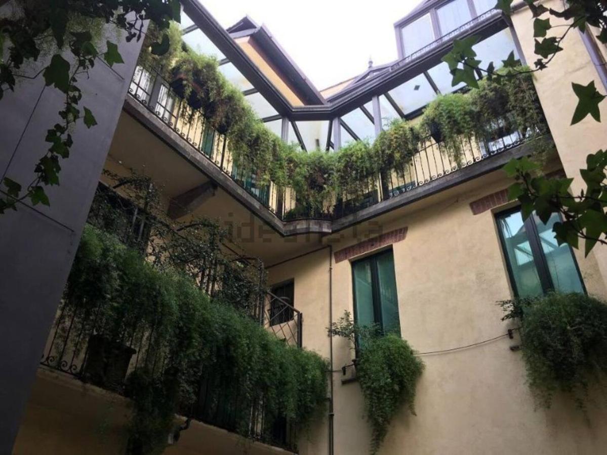 Hl Luxury Duomo Apartment - Via Torino, Montenapoleone Milan Luaran gambar